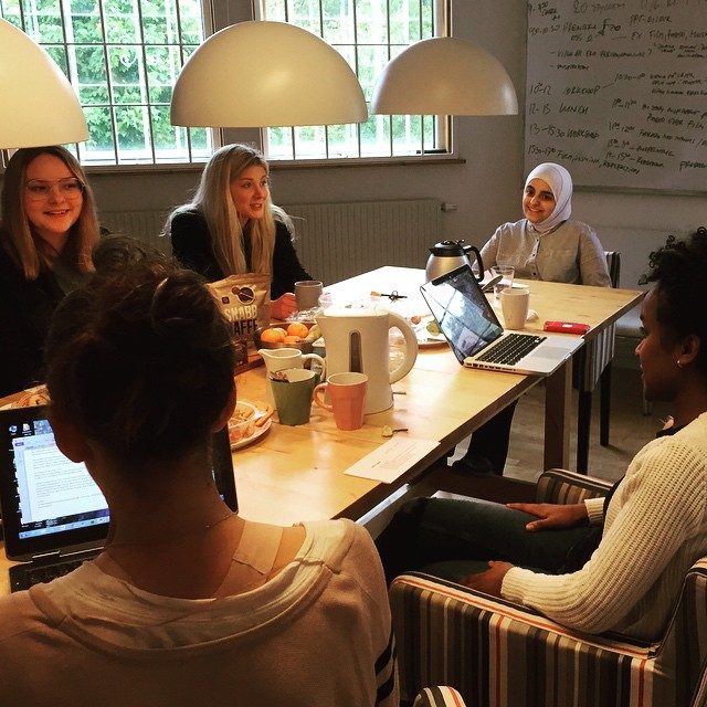 Ikväll har Botkyrkas röster haft workshop på Fanzingo med @pansarvagnes och @asasandler från UMO.se Vi har diskuterat texter och framtida samarbeten Det var skitkul! :)