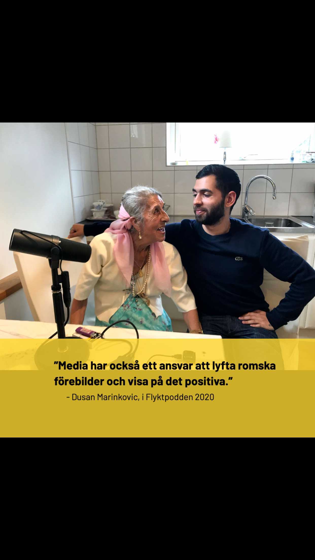 Idag, 8 april, är det romernas internationella dag, och det vill Fanzingo uppmärksamma genom att återigen dela Dusan och Singoallas fina samtal när de möts i FLYKTPODDEN (2020)

Där möter vi 22-åriga Dusan, som flydde från Serbien till Sverige tillsammans med sin familj när han var 5 år. Dusan möter Singoalla, en 86-årig kvinna, född i Torekov i Skåne. De är båda romer och samtalar om den personliga erfarenheten, att som rom, bli utsatt för förtryck och våld. Samtalet spelades in 2020, men är högst lika aktuellt idag. 

- Vi behöver lyfta romska förebilder för det finns många. Men hur många vet att Charlie Chaplin, Katarina Taikon, Elvis Presley va romer? Samhället har en kollektiv bild av romer som är negativ och ofta en av förtryck av diskriminering. Men vi romer är mer än så, säger Dusan Marinkovic

Lyssna på hela avsnittet. Länk i vår profil.